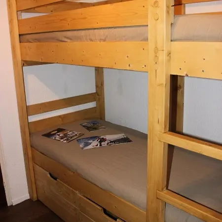 Neves - 4 Personnes Dans Le Quartier Anime De La Station Mae-7704 Val Thorens