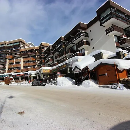 Neves - 4 Personnes Dans Le Quartier Anime De La Station Mae-7704